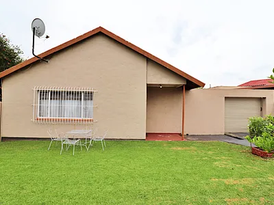 3 Bedroom House For Sale in Germiston - D0Tc.webp
