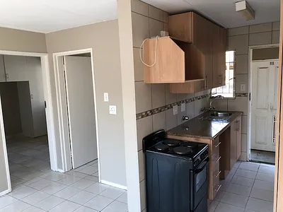 2 Bedroom Apartment For Sale in Edenvale - img
