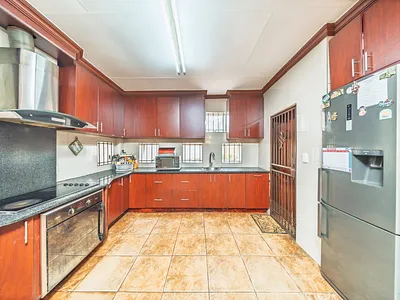 3 Bedroom House For Sale in Edenvale - img