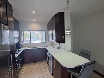 3 Bedroom Apartment For Sale in Edenvale - img