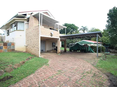 3 Bedroom House For Sale in East London - vY2Q.webp