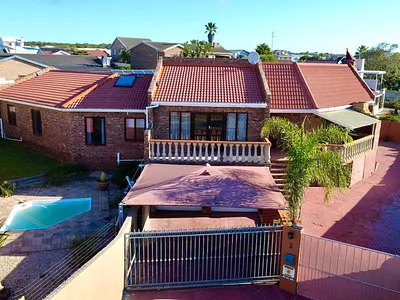 6 Bedroom House For Sale in Mossel Bay - jyee.webp