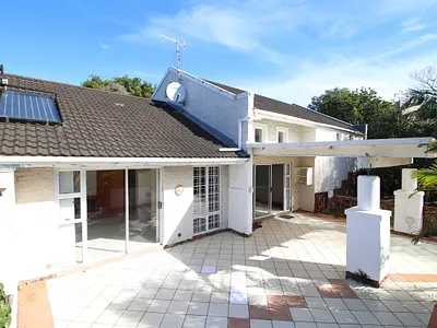 3 Bedroom House For Sale in East London - img