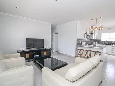 3 Bedroom Townhouse For Sale in East London - img