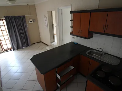 2 Bedroom Apartment To Rent in East London - img