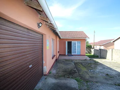 3 Bedroom House For Sale in East London - img