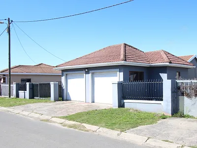 3 Bedroom House For Sale in East London - img