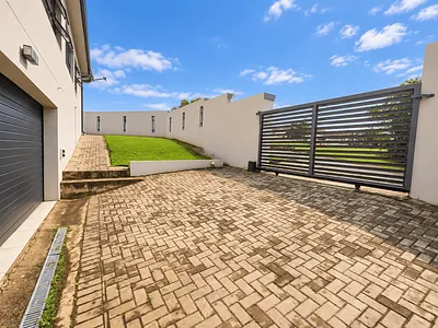 3 Bedroom House For Sale in East London - MqPF.webp