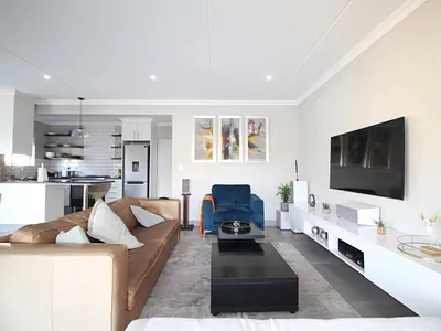 3 Bedroom Townhouse For Sale in East London - 5XCz.webp