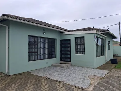 3 Bedroom House To Rent in East London - img