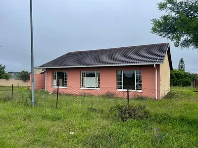 3 Bedroom House For Sale in Southridge Park, Mthatha - 6lel.webp