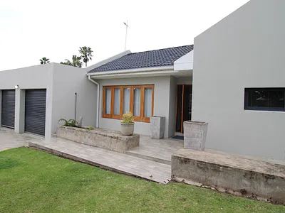 3 Bedroom House To Rent in East London - WrdI.webp