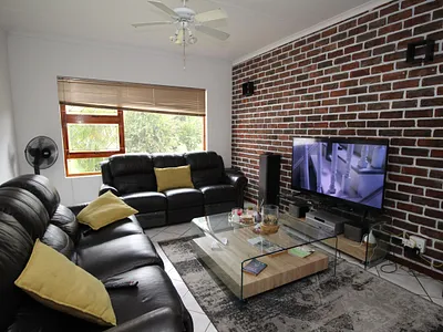3 Bedroom House For Sale in East London - MSUc.webp