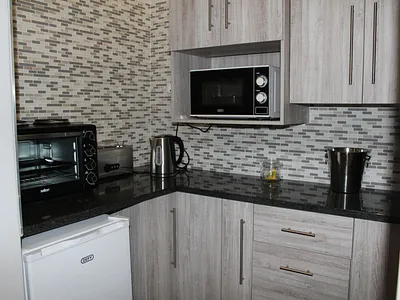 1 Bedroom Apartment To Rent in East London - Pezm.webp