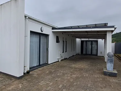 2 Bedroom Townhouse To Rent in East London - img