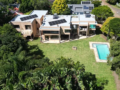 8 Bedroom House For Sale in East London - B02d.webp