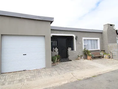 3 Bedroom House For Sale in East London - PRM3.webp