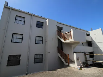 2 Bedroom Apartment To Rent in East London - 6d9q.webp