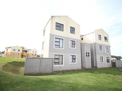 1 Bedroom Apartment For Sale in East London - 5EFp.webp
