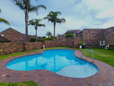 2 Bedroom Townhouse For Sale in East London - yYsY.webp