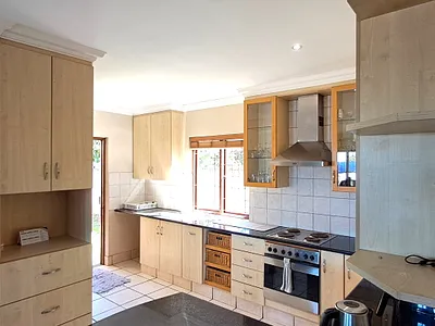 3 Bedroom House For Sale in East London - UJIx.webp