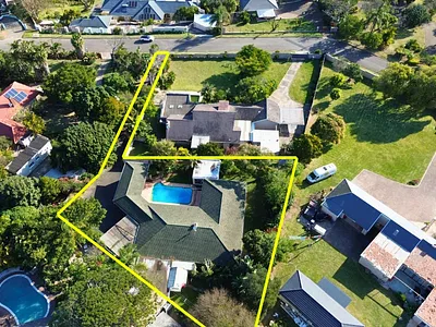 4 Bedroom House For Sale in East London - ABjy.webp