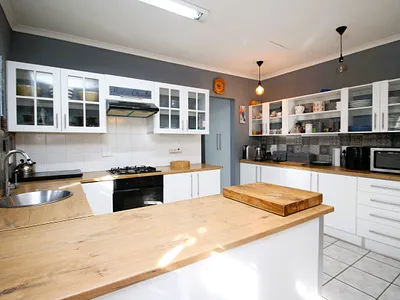 4 Bedroom House For Sale in East London - feBS.webp