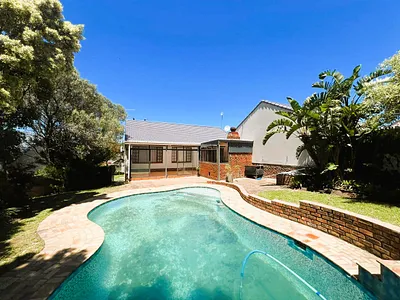 3 Bedroom House For Sale in East London - MJ5y.webp