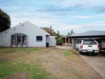 3 Bedroom House For Sale in East London - xmWm.webp