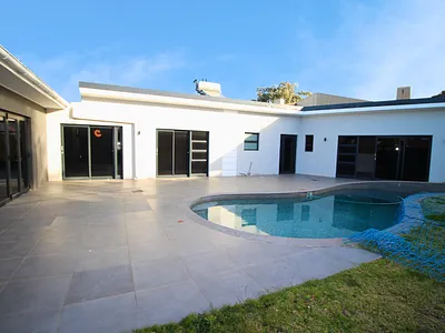 4 Bedroom House For Sale in East London - h4Io.webp