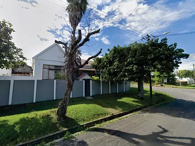4 Bedroom House For Sale in East London - QzCI.webp