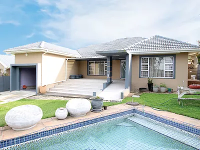 8 Bedroom House For Sale in East London - nECT.webp