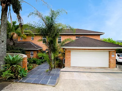 10 Bedroom House For Sale in East London - img
