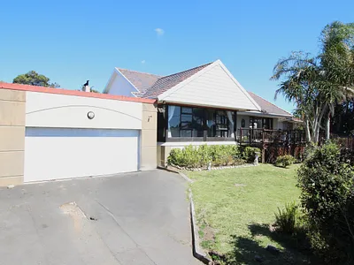 4 Bedroom House For Sale in East London - JXo2.webp