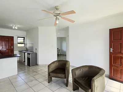 2 Bedroom Townhouse For Sale in East London - 9Agp.webp