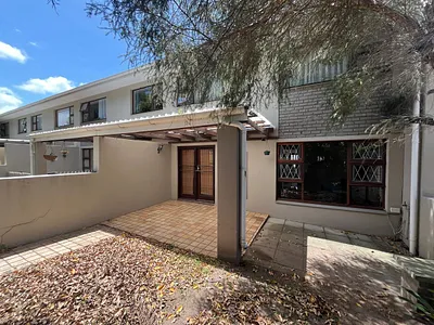 3 Bedroom Apartment For Sale in East London - gYoL.webp