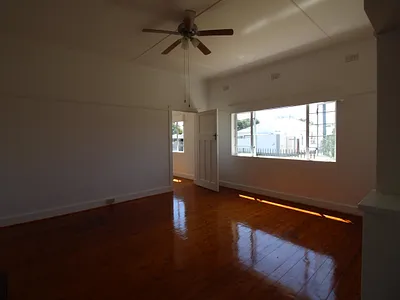 3 Bedroom House To Rent in East London - img