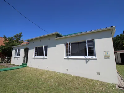 3 Bedroom House To Rent in East London - img