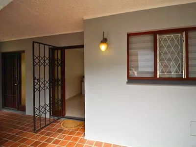 3 Bedroom Townhouse For Sale in East London - EOM2.webp