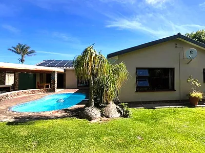 4 Bedroom House For Sale in George - yMhW.webp