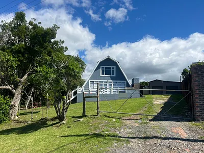 4 Bedroom House For Sale in Kei Mouth - s4Nf.webp