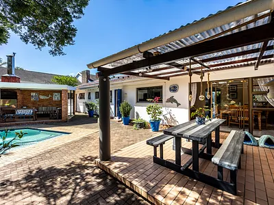 4 Bedroom House For Sale in East London - WcGQ.webp