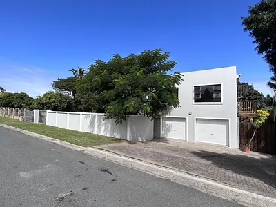 3 Bedroom House To Rent in East London - gI7c.webp