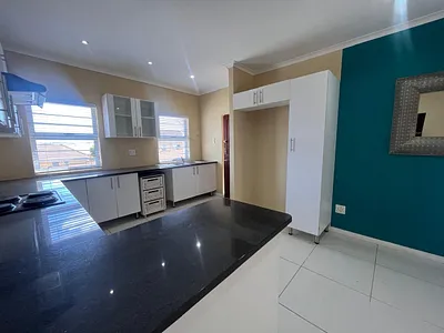 3 Bedroom House For Sale in East London - PyP6.webp