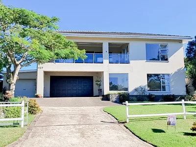 3 Bedroom House For Sale in Morgans Bay - ZMI3.webp