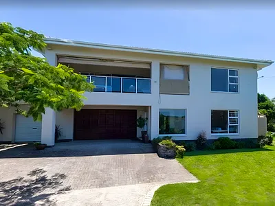 3 Bedroom House For Sale in Morgans Bay - uG4o.webp