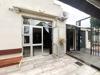 3 Bedroom House For Sale in East London - 9jyx.webp