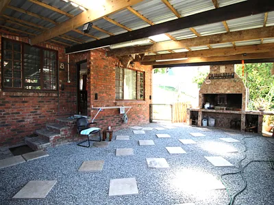 3 Bedroom House For Sale in East London - KHVV.webp