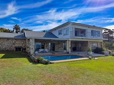 5 Bedroom House For Sale in East London - img