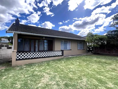 5 Bedroom House For Sale in East London - img